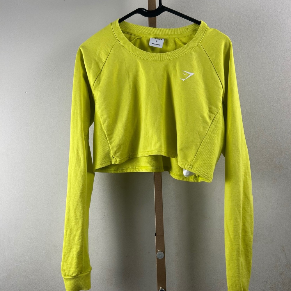 Gymshark Crop Top Women Size M Neon Lime Yellow Modern Long Sleeve Raglan Sweat